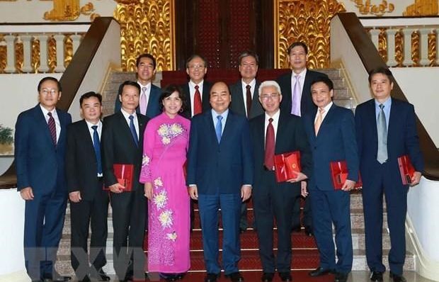 PM receives ambassadors, heads of representative agencies