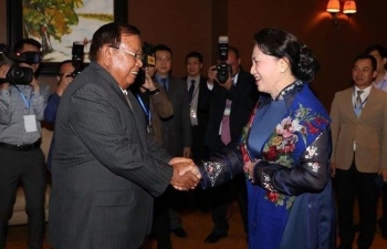 NA Chairwoman meets Lao leader