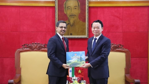 Indian Ambassador to Viet Nam Pranay Verma visits Yen Bai province