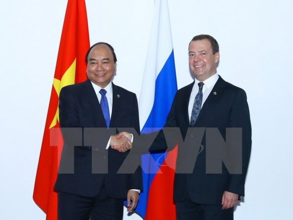 pm meets russian philippine leaders at asean summit
