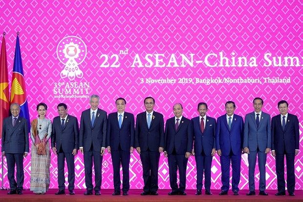 pm attends 22nd asean china summit