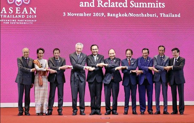 pm nguyen xuan phuc attends opening ceremony of 35th asean summit