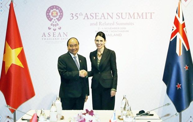 prime ministers of vietnam new zealand meet in bangkok