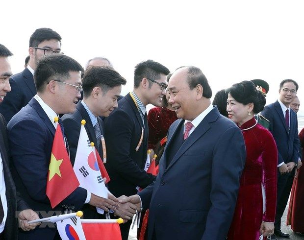 pm arrives in busan to attend asean rok commemorative summit