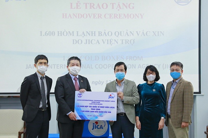 JICA hỗ trợ Việt Nam hộp lạnh bảo quản vaccine trị giá 20 tỷ đồng