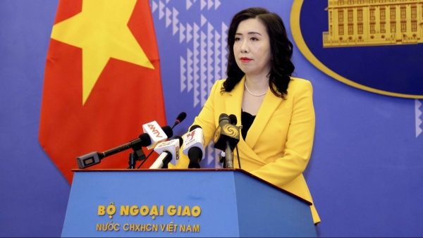 Ministries work to smooth out problems with new version of Vietnamese passport: Spokesperson