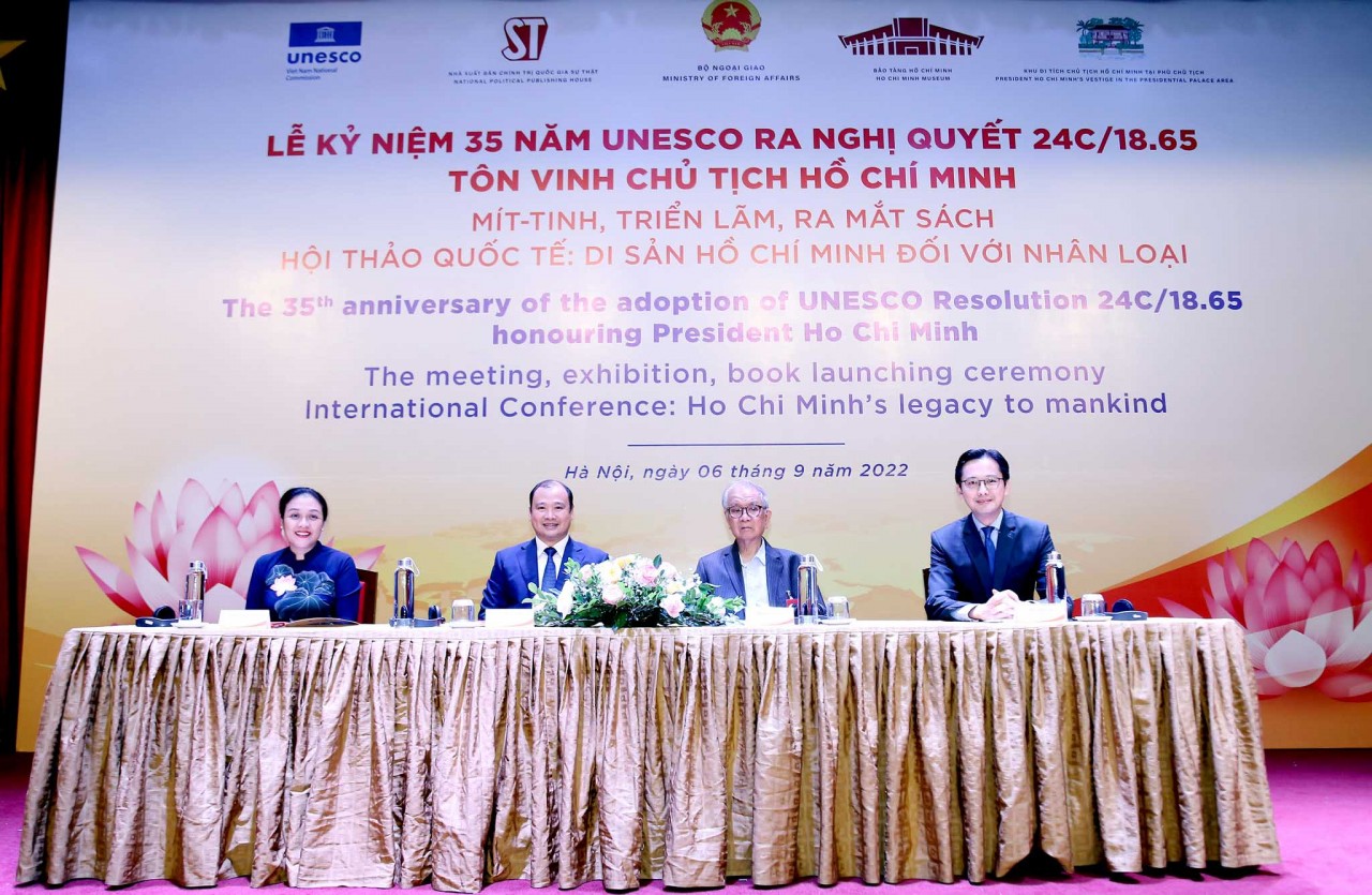 Ông Lê Hải Bình, Ủy viên dự khuyết Trung ương Đảng, Phó Trưởng Ban Tuyên giáo Trung ương, Bà Nguyễn Phương Nga, Chủ tịch Liên hiệp các tổ chức hữu nghị Việt Nam, Ông Nguyễn Dy Niên, nguyên Bộ trưởng Bộ Ngoại giao, Ông Đỗ Hùng Việt, Trợ lý Bộ trưởng Bộ Ngoại giao dự Hội thảo kỷ niệm 35 năm UNESCO tôn vinh Chủ tịch Hồ Chí Minh. (Ảnh: Quang Hoà) Ông Lê Hải Bình, Ủy viên dự khuyết Trung ương Đảng, Phó Trưởng Ban Tuyên giáo Trung ương, Bà Nguyễn Phương Nga, Chủ tịch Liên hiệp các tổ chức hữu nghị Việt Nam, Ông Nguyễn Dy Niên, nguyên Bộ trưởng Bộ Ngoại giao, Ông Đỗ Hùng Việt, Trợ lý Bộ trưởng Bộ Ngo