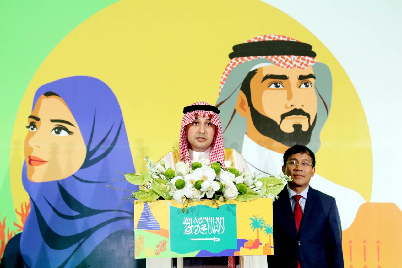 Đại sứ Arabia Saudi phát biểu tại Lễ quốc khánh Arabia Saudi. (Ảnh: Quang Hoà)
