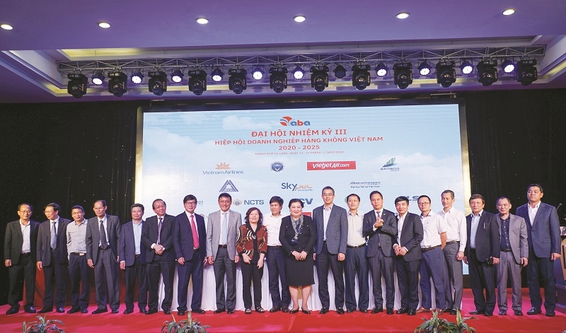 AUV joined the third-term congress of the Vietnam Aviation Business Association – VABA.