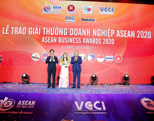 Deputy Minister offers congratulations at ASEAN Business Awards 2020