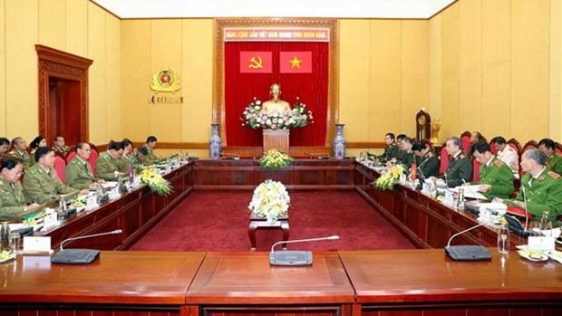 Vietnamese, Lao Ministries of Public Security strengthen cooperation.  (Photo: VNA)