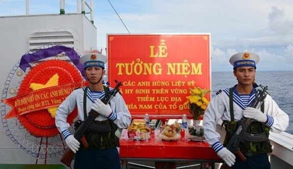 Naval soldiers who died on southern continental shelf commemorated. (Photo: VNA)