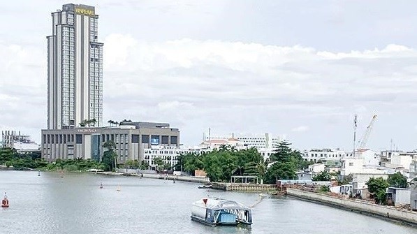 Can Tho, Netherlands join hands to handle plastic waste in Hau river