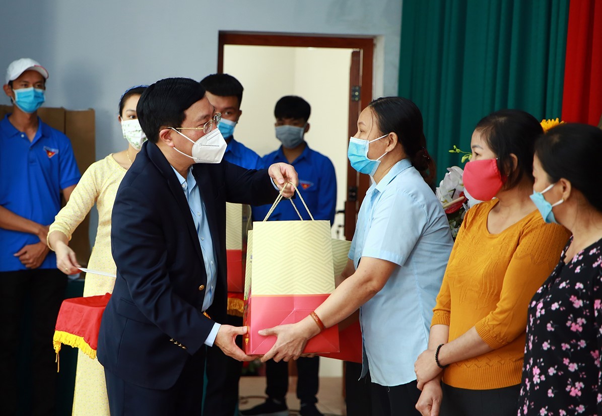 Deputy PM Pham Binh Minh pays Tet visit to Ba Ria – Vung Tau. (Photo:VGP)