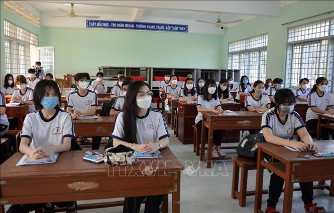 Education ministry asked to re-open schools at earliest. (Photo: VNA)