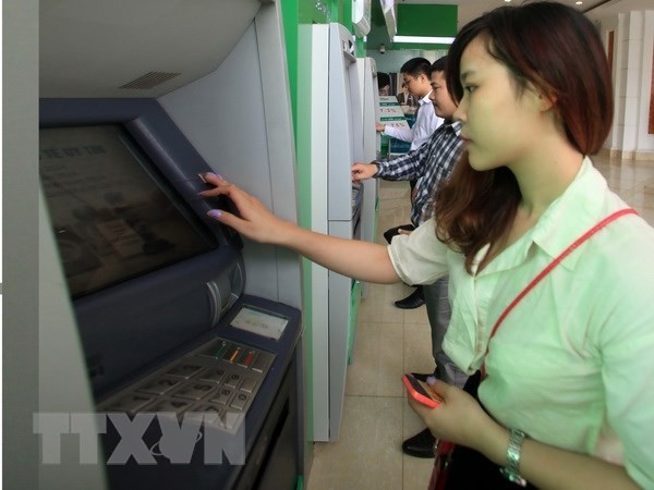 ATMs not busy, banking apps congested as Tet nears