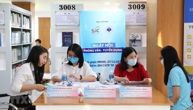 Survey: Vietnamese firms expect hiring activities to recover in H1. (photo: VNA)