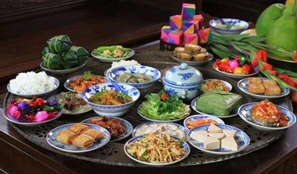 Traditional Tet food offerings to ancestors. (Photo: VNA)