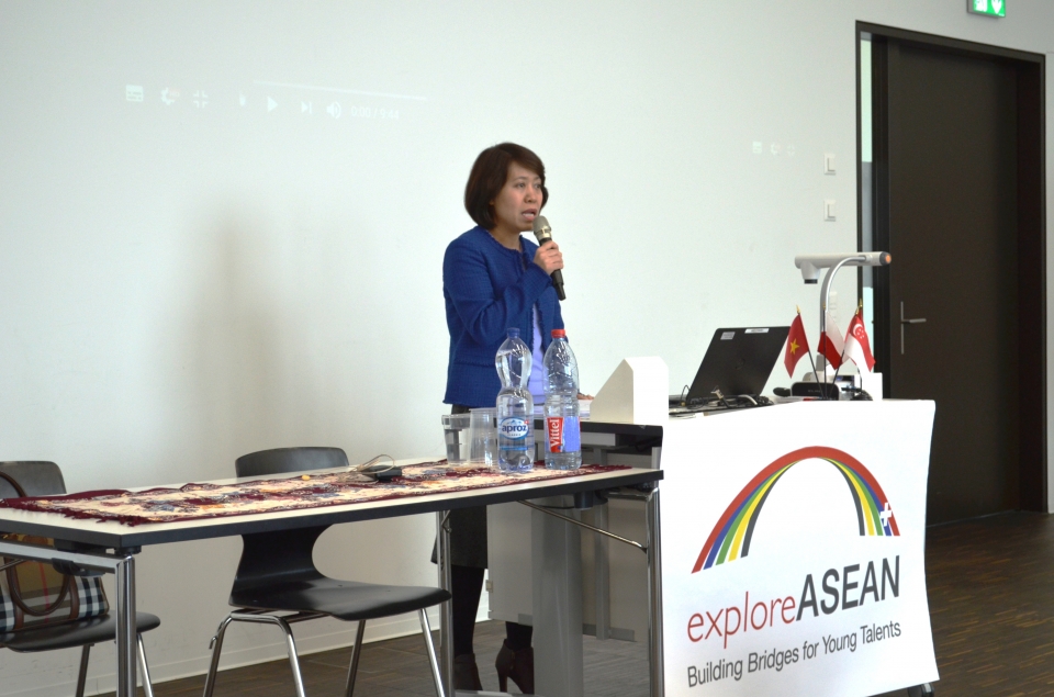 swiss university holds seminar on vietnams economy