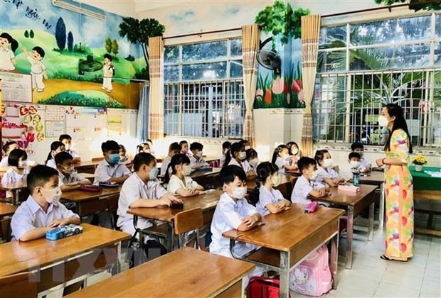 Ha Noi: Schools expected to reopen for more primary, secondary students from February 21. (Photo: vietnamnet.vn)