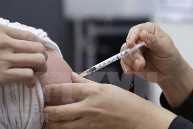 Ha Noi accelerates COVID-19 vaccine rollout for high-risk people. (Photo: VNA)