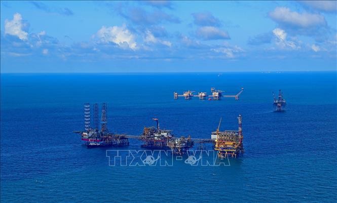 Oil rigs in Vietnam (Photo: VNA)