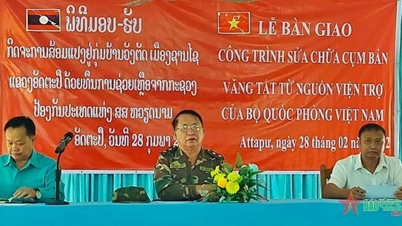 Projects funded by Vietnamese defence ministry handed over to Laos