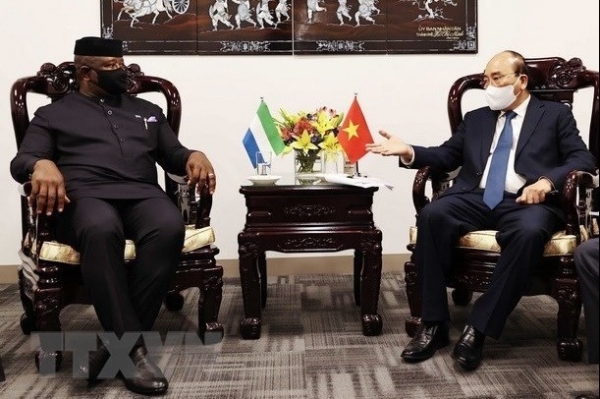 President of Sierra Leone begins official visit to Viet Nam