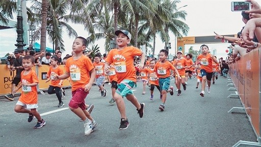 Kids join the Manulife Đà Nẵng International Marathon in Đà Nẵng. (Photo: courtesy of the World Marathon Company and Pulse Active)