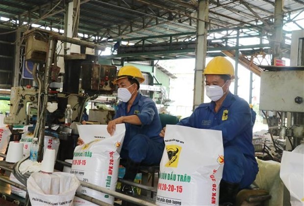 Fertilisers produced at Bình Điền Fertiliser Joint Stock Company. Domestic fertiliser prices set a new high in the past 50 years. (Photo: VNA) 