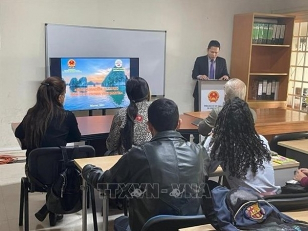 First fundamental Vietnamese language course opens in Venezuela