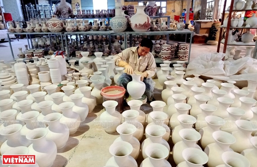 The essence of Chu Dau pottery