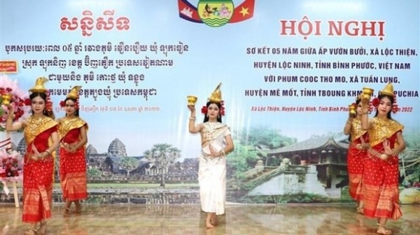 Residents along Viet Nam-Cambodia border boost friendship