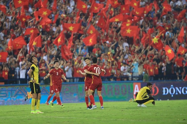 Vietnamese players after winning the match. (Photo: VNA)