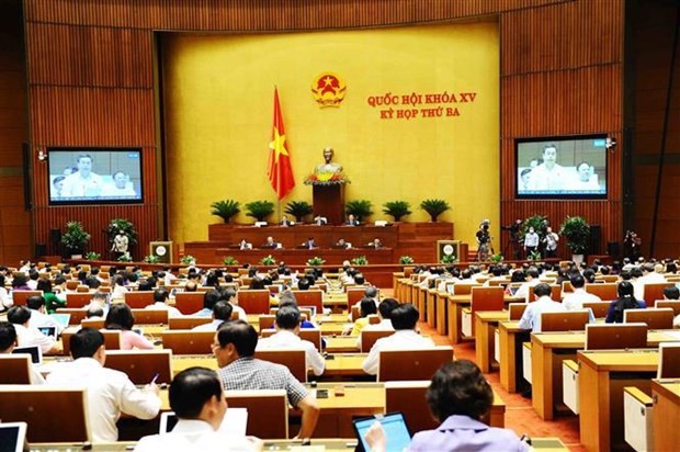 The National Assembly discussed the supplementary assessment of the implementation of the socio-economic development plans and the state budget in 2021 and in the first months of 2022, within the framework of the ongoing third session. (Photo: VNA)