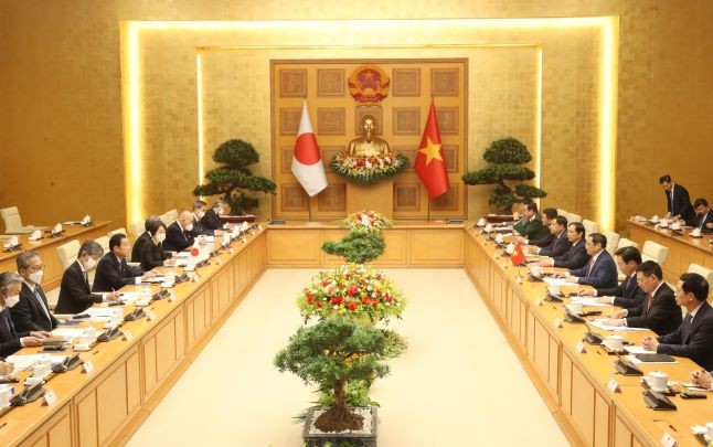 at the meeting between Prime Minister Pham Minh Chinh and Prime Minister Kishida Fumio. (Photo: thanhnien)