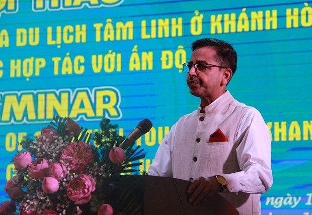 Indian Ambassador to Vietnam Pranay Verma speaks at the seminar. (Photo: VNA)