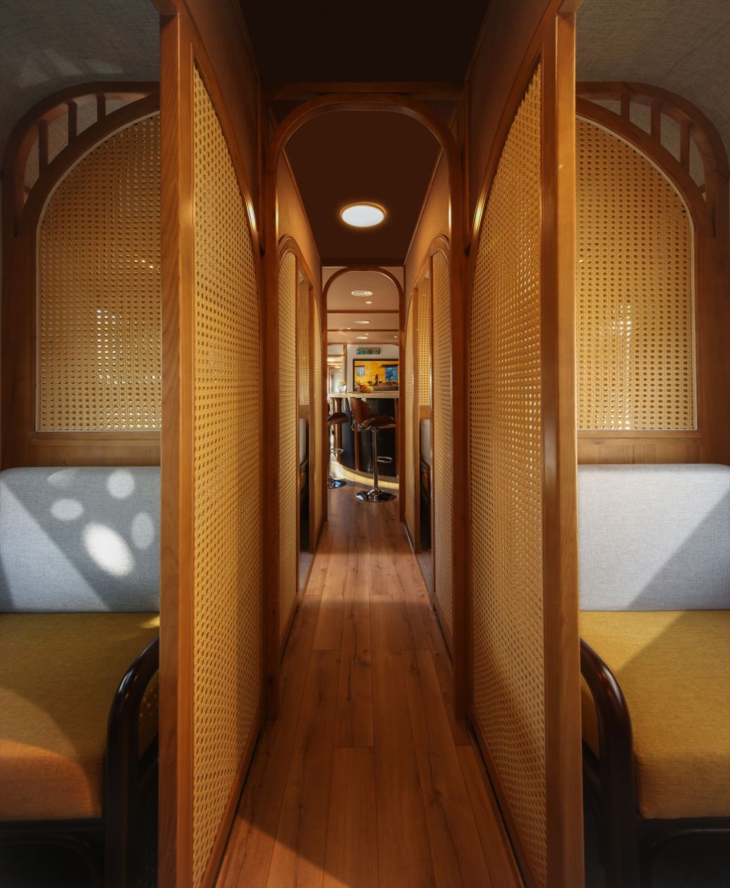 Luxury wooden interiors in the carriage. Photo: The Vietage