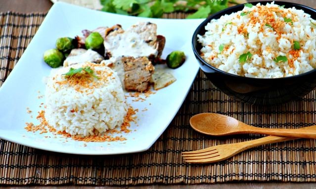 Steamed rice with coconut. (Photo: dienmayxanh.com)