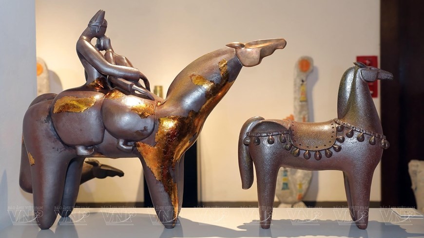 Animals depicted in sculptures