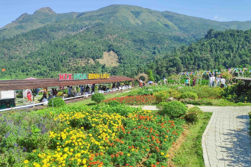 Quang Ninh: Binh Lieu tourism to positively thrive. Binh Lieu flower garden. (Photo: TITC)