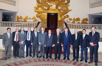 Prime Minister Nguyen Xuan Phuc hosts leaders of Argentinean provinces