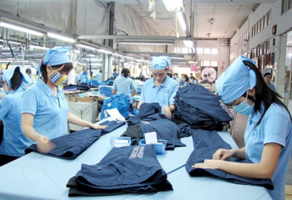 Vietnam targets 40 billion USD in textile-garment exports in 2019 tin nhap 20190206174827