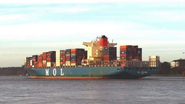 Tàu chở container MOL CHARISMA trôi giạt trên biển Đông