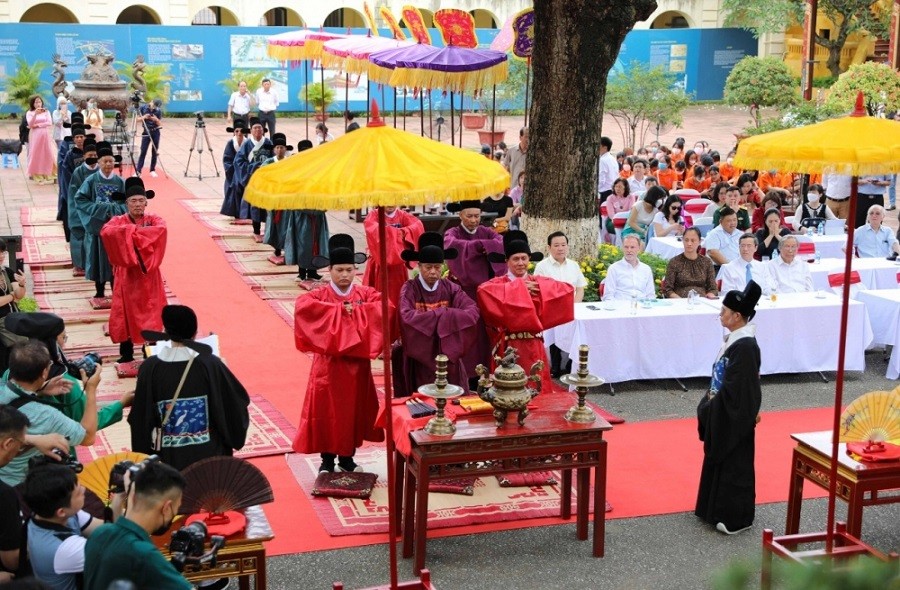 Reenactments of traditional festivals aim to lure more visitors. (Photo: Thanh Tung)