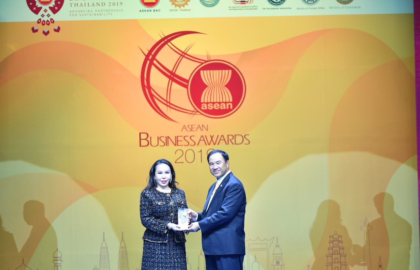 Long Thanh Golf honored with ASEAN Business Awards for sustainable social enterprise