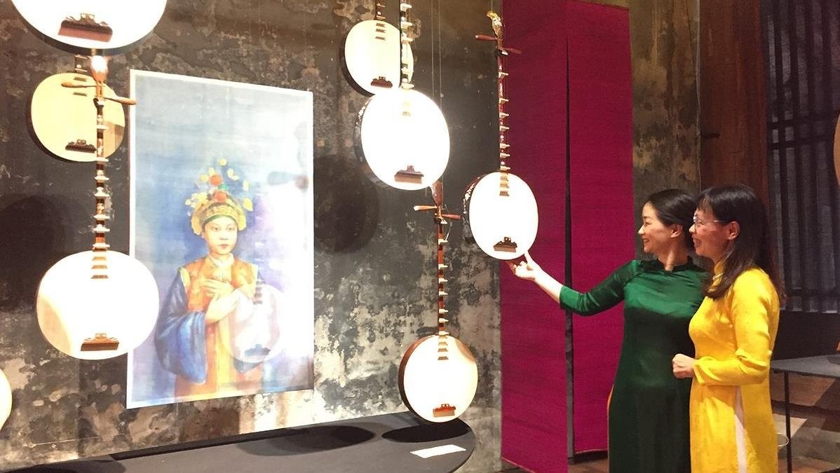 Cultural exhibition of a craft village preserving Vietnamese sound