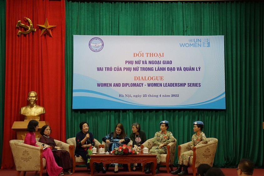 Dialogue spotlights women’s roles in diplomacy