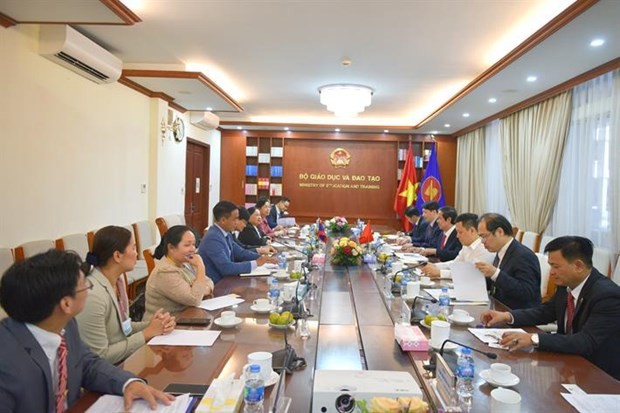 Cooperation in education, training spotlights Viet Nam-Laos relations: Minister