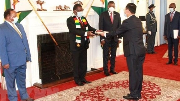 Zimbabwe wants to bolster multi-faceted collaboration with Viet Nam: President